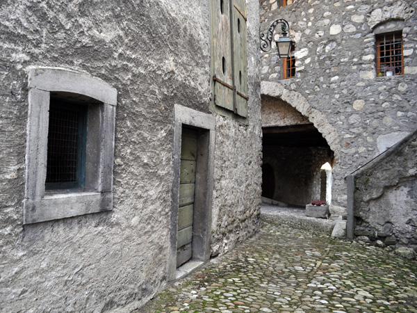 The village of Veytaux in winter, January 2011. Everybody thinks that the Castle of Chillon is in Montreux, but in fact it's located on the territory of Veytaux!