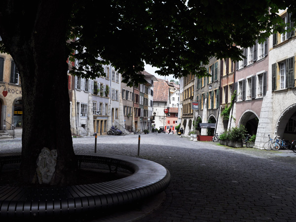 Balade dans la vieille ville de Bienne, région des Trois-Lacs, 19 juin 2011.
