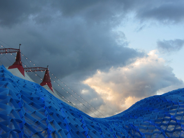 Paléo Festival 2011, Nyon: Ambiances étranges et insolites...
