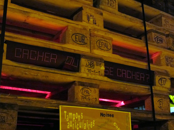 Paléo Festival 2011, Nyon: Ambiances étranges et insolites...