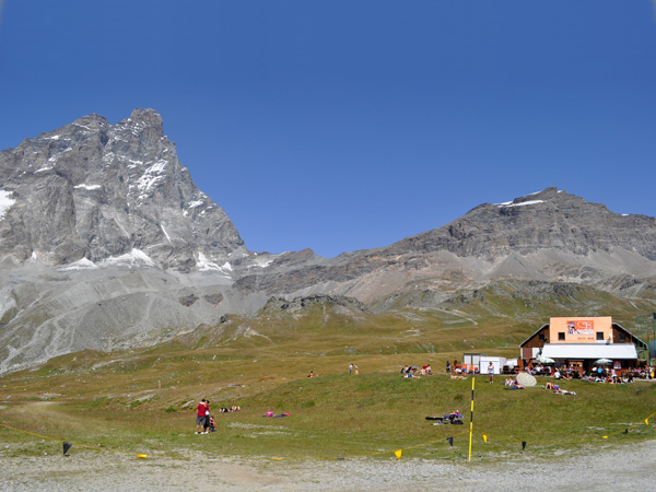 Région du Cervin (Matterhorn) côté italien, paysages des Alpes entre Cervinia-Breuil et Plateau Rosà, 21 août 2011.