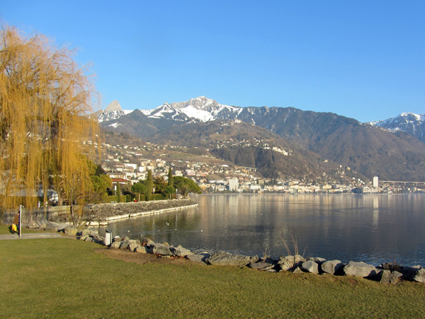 Springtime coming soon in Montreux-Clarens, after a long and cold winter... March 2, 2012.