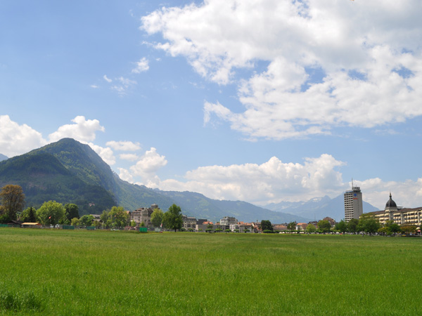 Interlaken, au coeur de l'Oberland bernois, entre les lacs de Thoune et de Brienz, mai 2012.