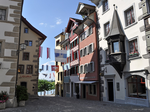 Town of Zug, July 2012. Ville de Zoug, juillet 2012.