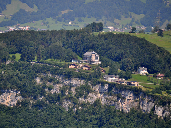 Rütli area seen from Seelisberg, July 2012. Paysages du Grütli et des environs vus depuis Seelisberg, juillet 2012.