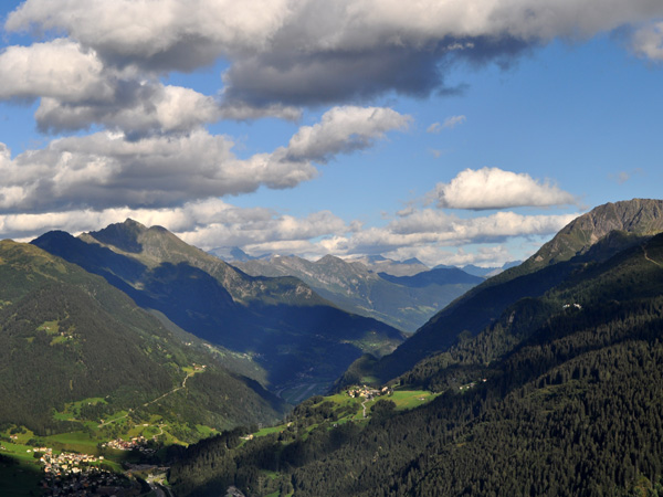 Landscape of St. Gotthard Pass, August 2012. Paysage du col du St-Gothard, août 2012.