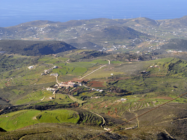 Paysage de Paros depuis le mont Aghii Pantes, point culminant de Paros (771m), avril 2013.