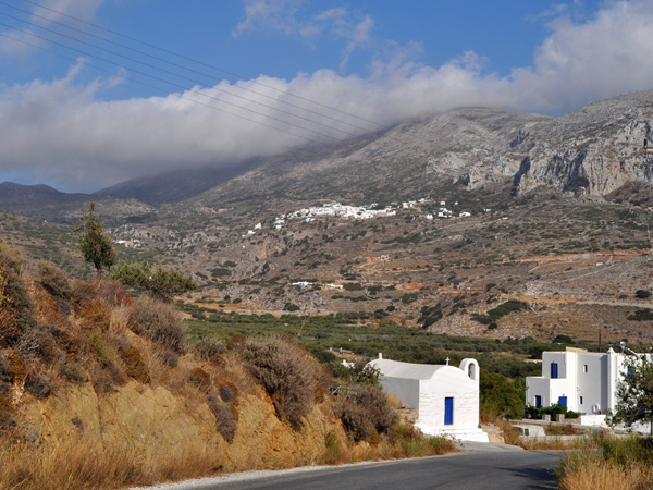 Vue sur Lagadha depuis Eghiali, Amorgos (Cyclades), août 2013.