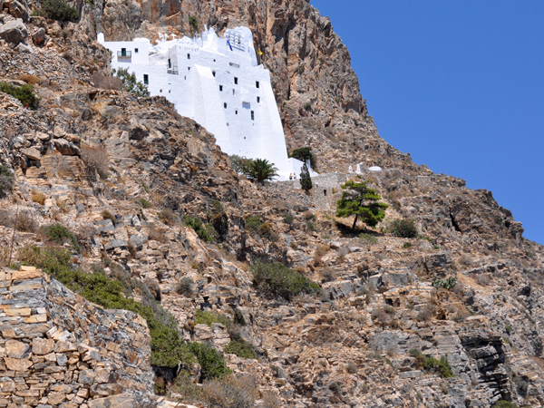 Monast&egrave;re de la Panaghia Chozoviotissa, Amorgos (Cyclades), ao&ucirc;t 2013.