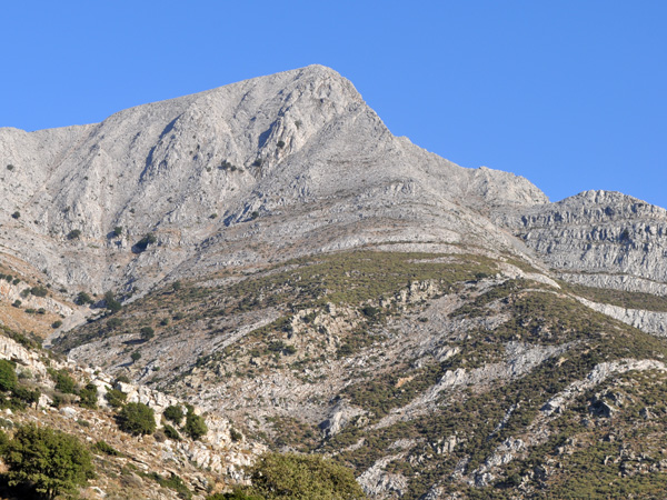 Naxos, août 2013. Vue sur le mont Zas, point culminant des Cyclades (1001 m).