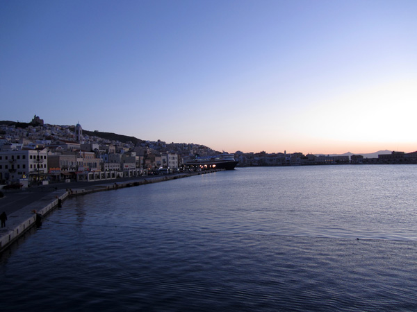Ermoupoli, sur l'île de Syros, plaque tournante et capitale administrative des Cyclades, 2012.