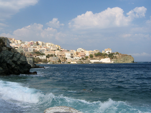 Le quartier de Vaporia, à Ermoupoli (île de Syros), capitale administrative des Cyclades, 2006.